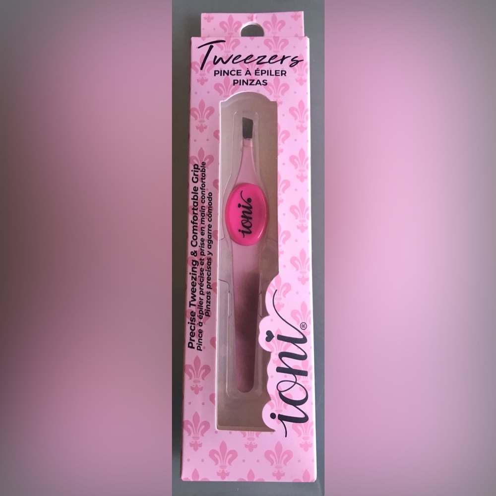 Brand New Toni Tweezers!